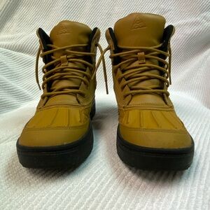 Nike ACG Boys Tan Boots